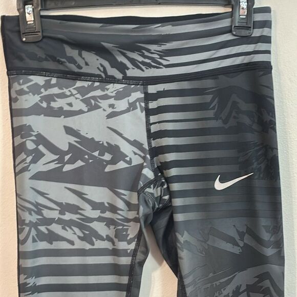 Nike | Women’s Grey Black Print Training Workout Leggings Yoga Pants Spandex - Picture 3 of 11